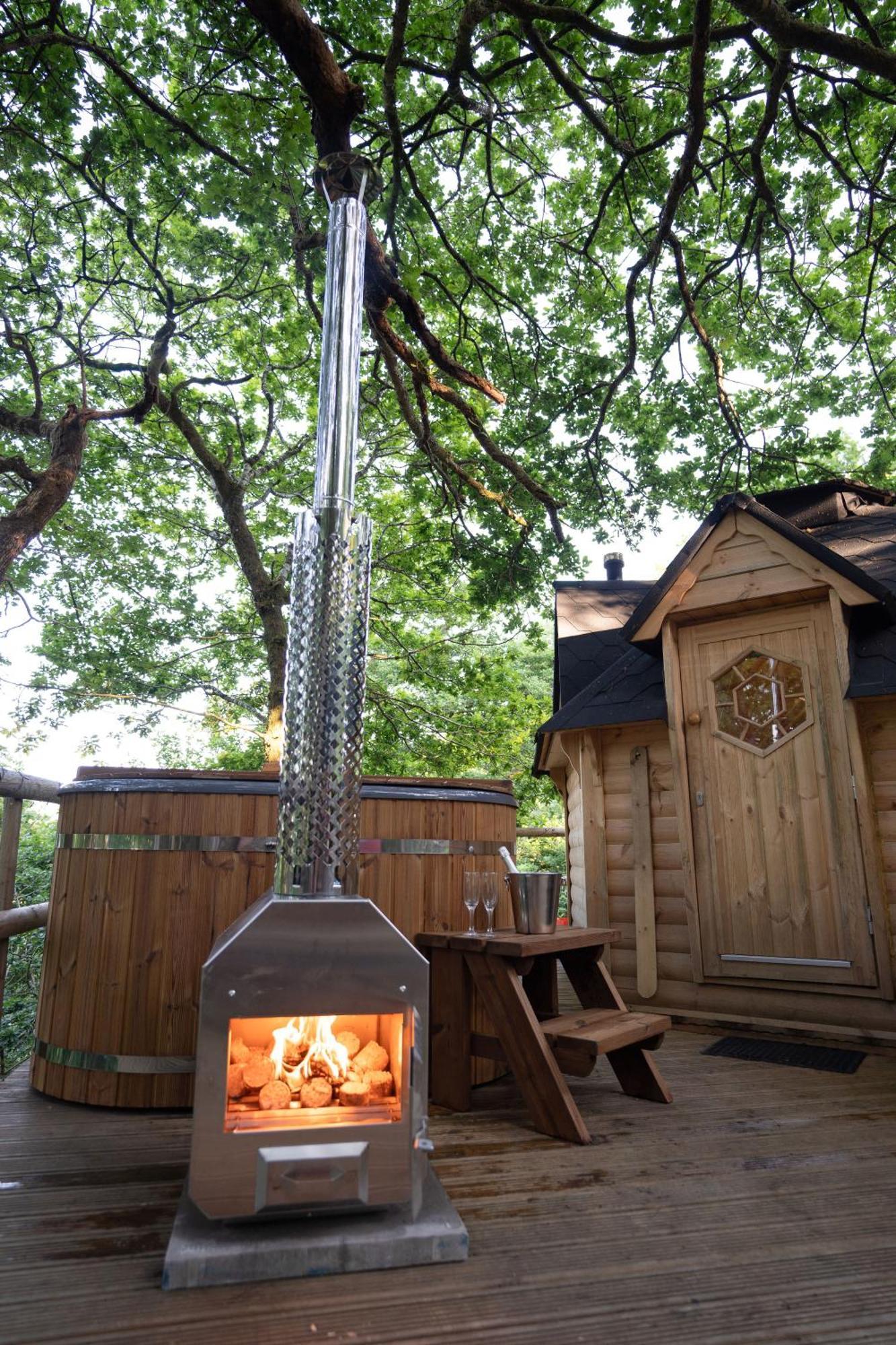 Chestnut Tree House With Hot Tub & Sauna 바머스 외부 사진